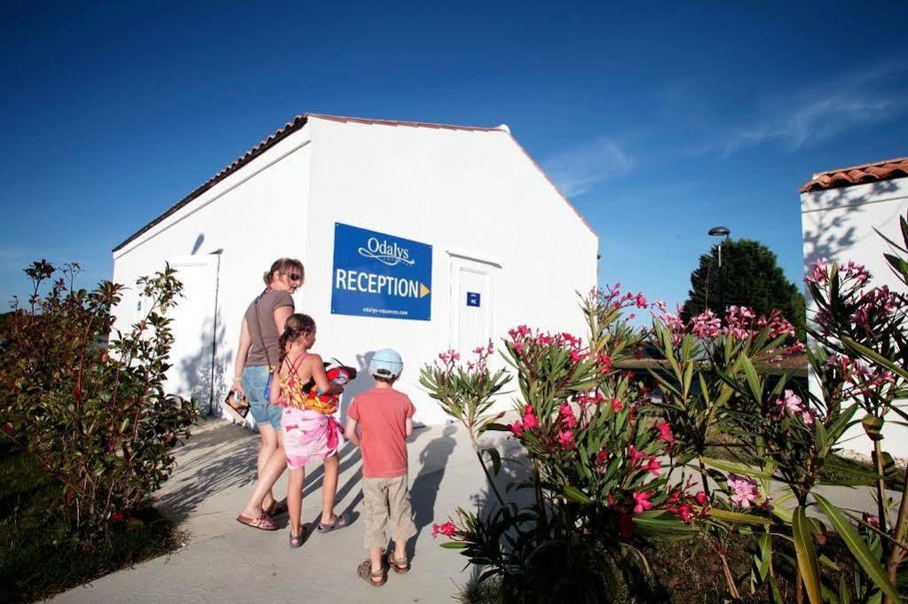 Residence Odalys Terre Marine Saint-Pierre-d'Oleron Exterior photo