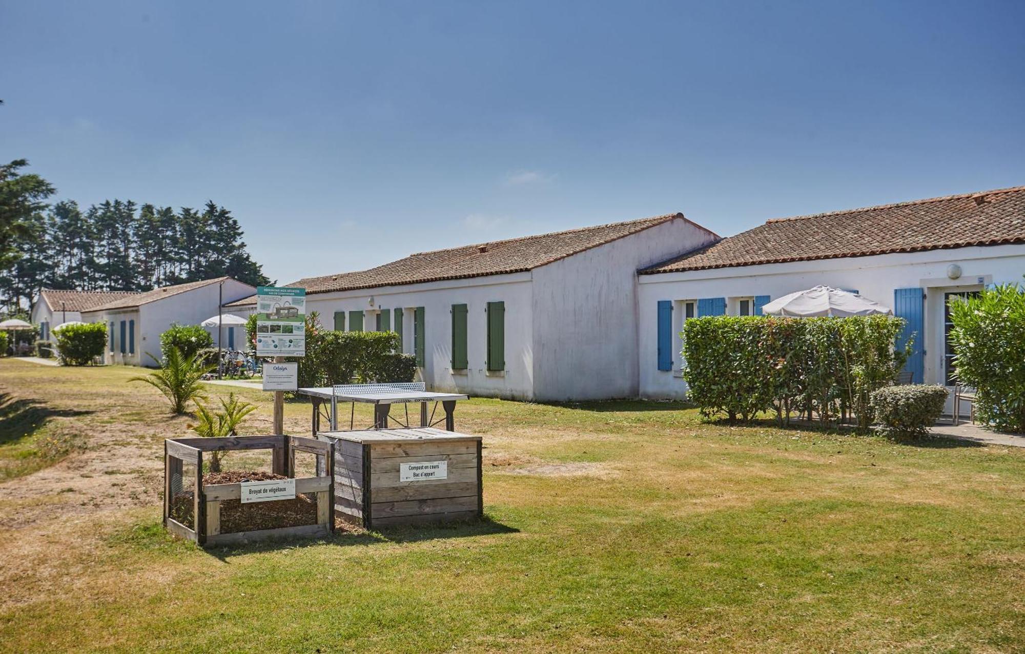 Residence Odalys Terre Marine Saint-Pierre-d'Oleron Exterior photo
